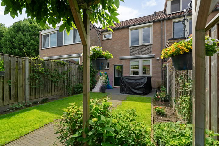 Photo 32 of Weerselosestraat 74