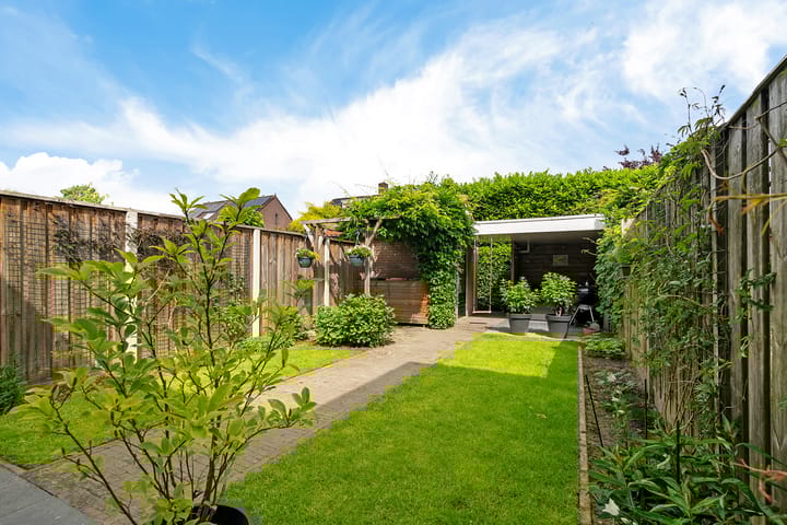 Photo 37 of Weerselosestraat 74