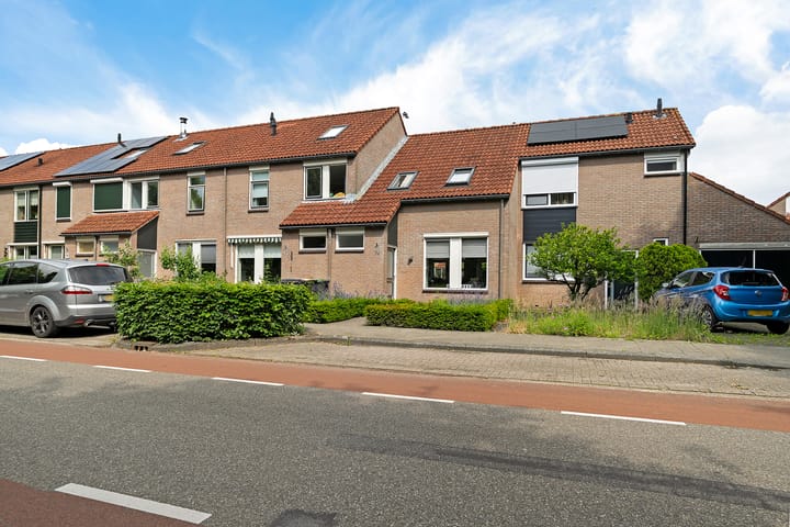 Photo 42 of Weerselosestraat 74