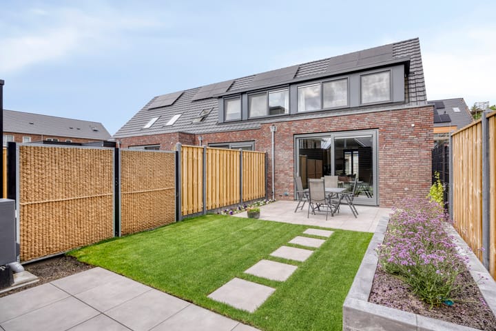 Foto 28 van Dolf Tulpstraat 8