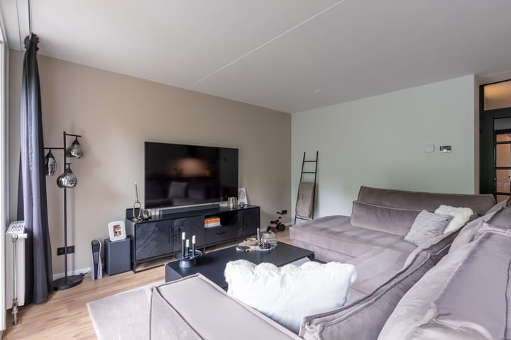 Foto 12 van Hinderstein 28