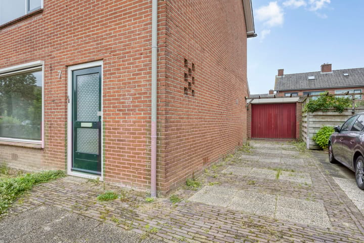 Photo 5 of Leliestraat 7