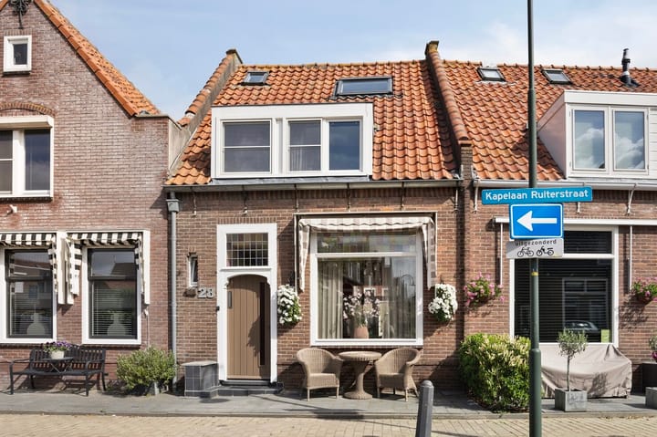 View photo of Kapelaan Ruiterstraat 28