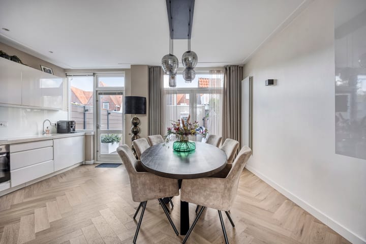 Photo 9 of Kapelaan Ruiterstraat 28