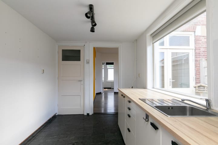 Foto 9 van Zuid-Oosterstraat 4