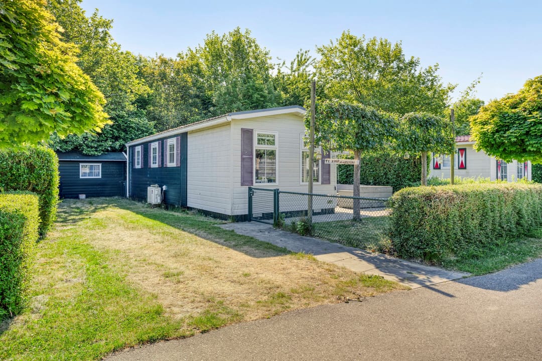 Foto 1 van Landingsweg 1-748