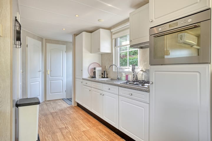 Foto 11 van Landingsweg 1-748