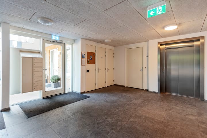 Photo 9 of Hartingstraat 32