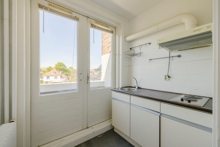 Foto 41 van Lucas van Leijdenlaan 13