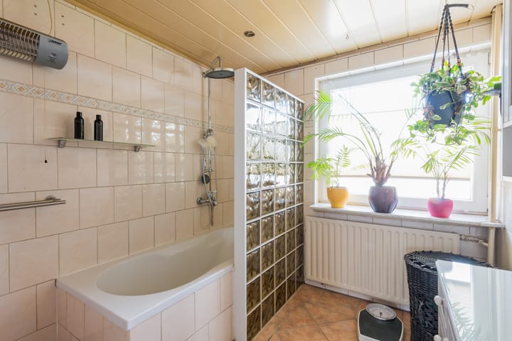 Photo 16 of Olympiastraat 8