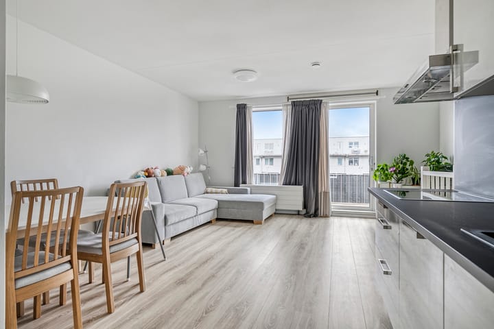 Foto 10 van Weegbree 93