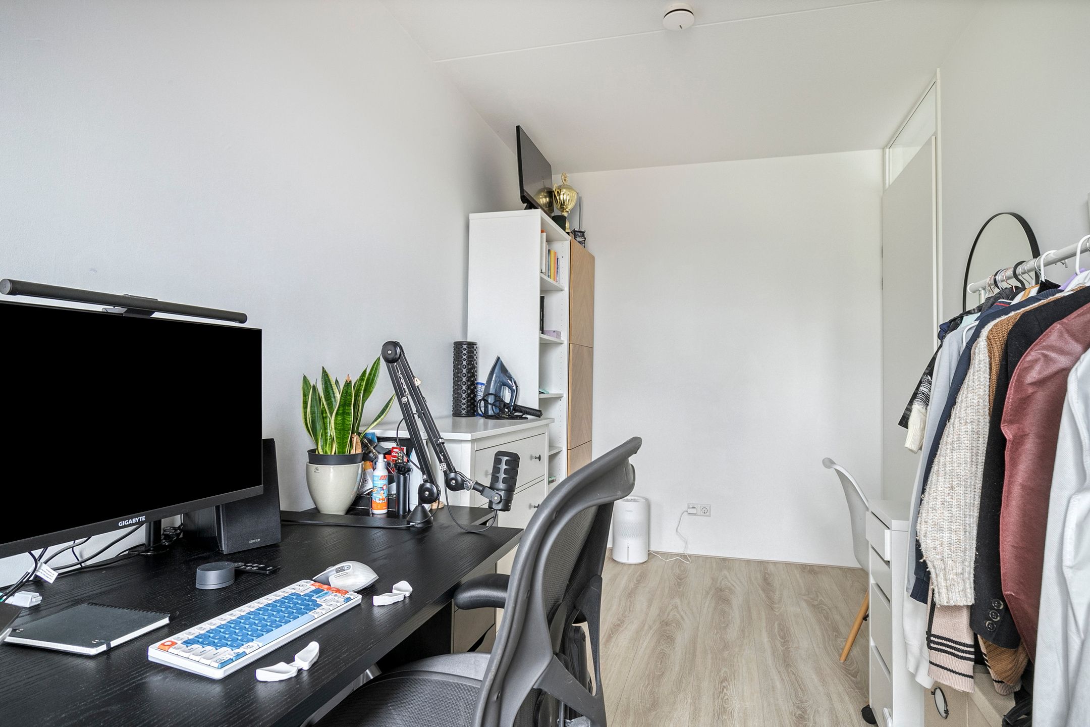 Foto 18 van Weegbree 93