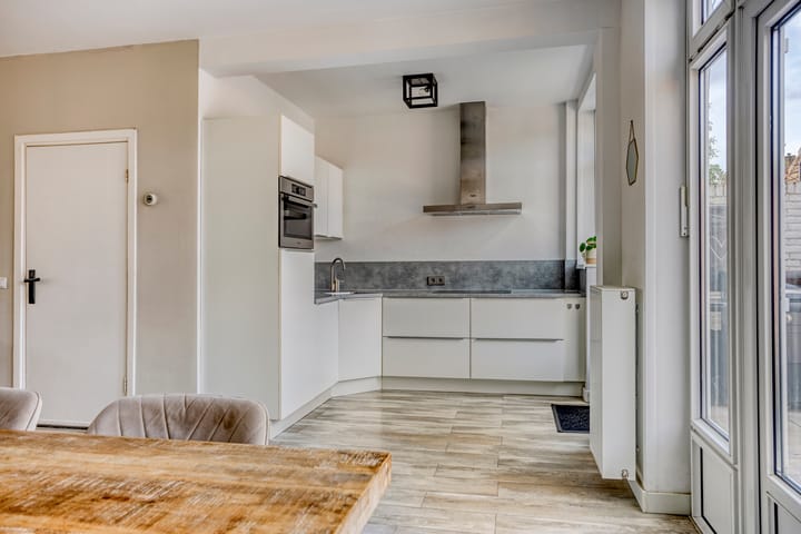 Foto 9 van Van Oldenielstraat 51