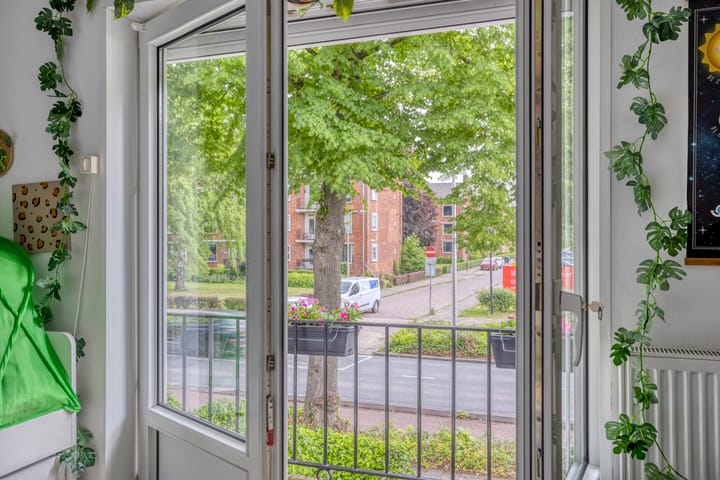 Foto 15 van Van Oldenielstraat 51