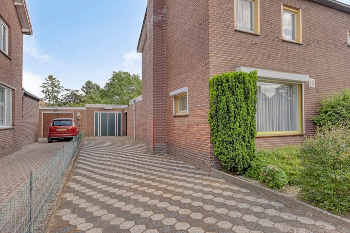 Photo 5 of Europastraat 18