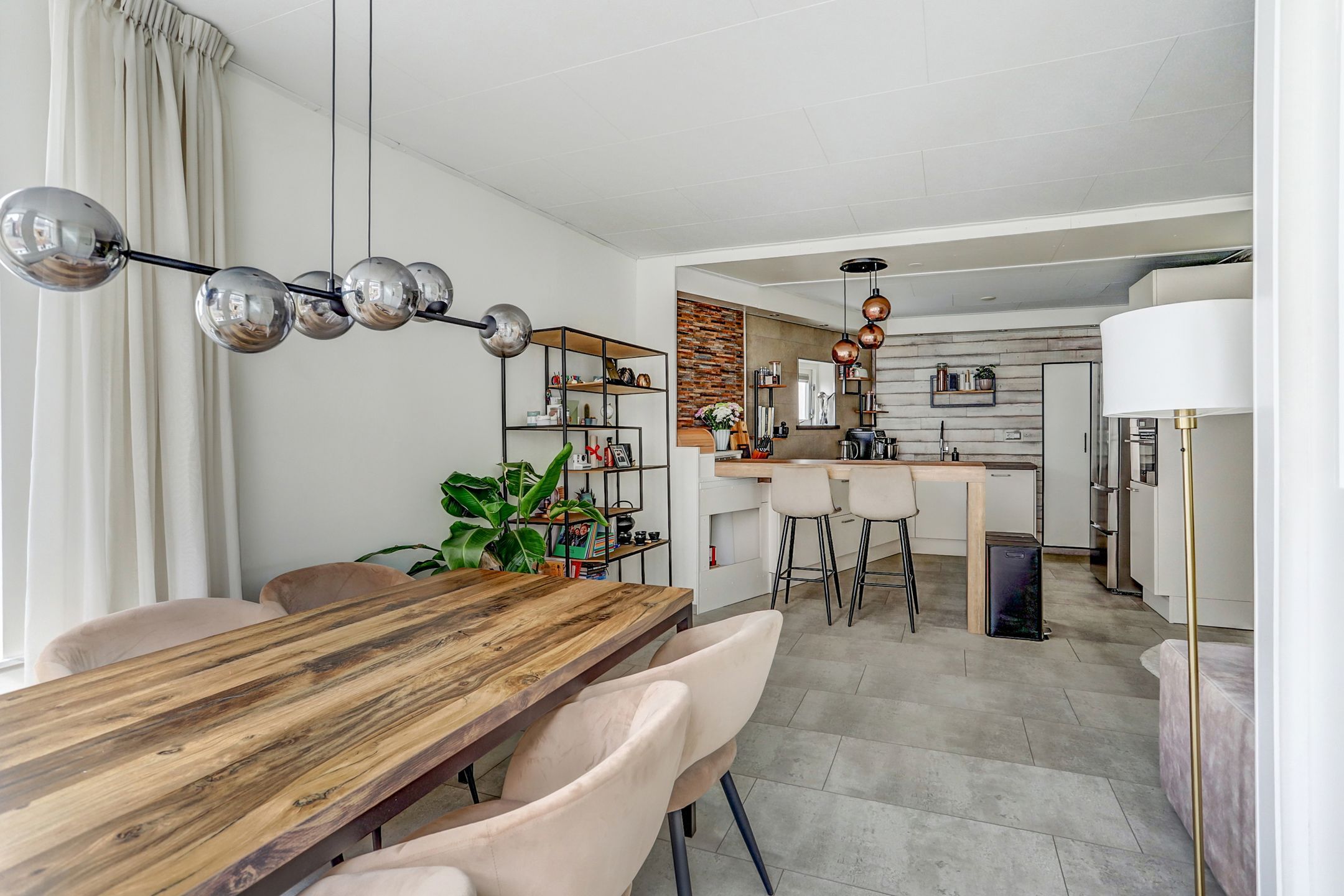 Foto 9 van Damstraat 62-A