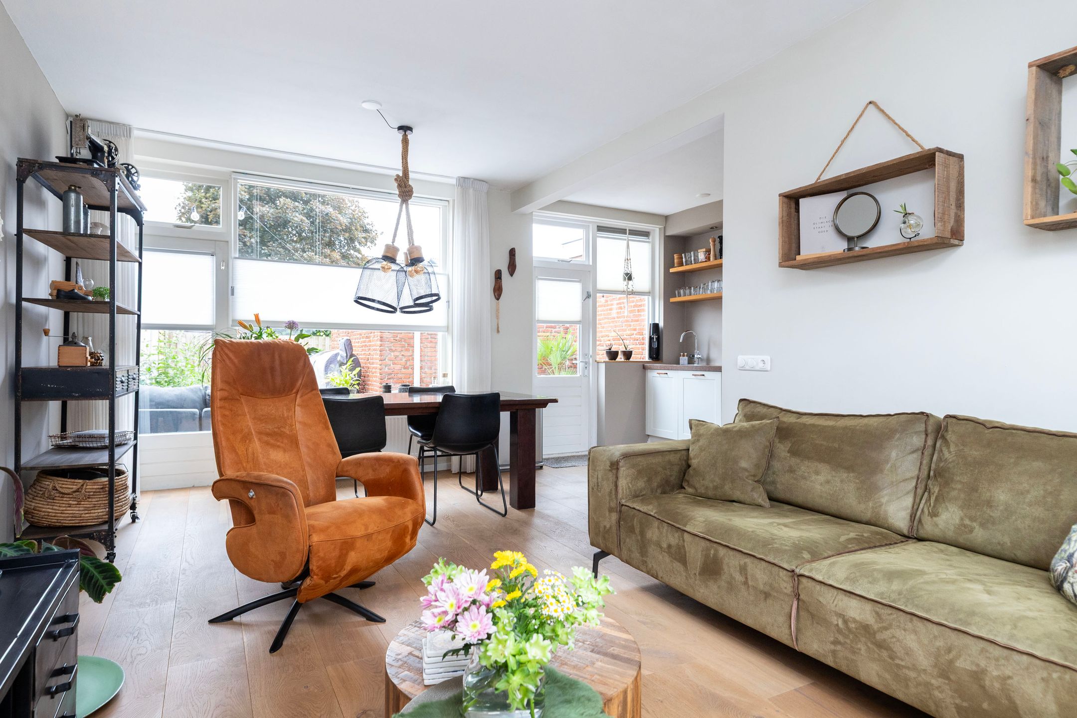 Photo 3 of J.D. van der Waalsstraat 51