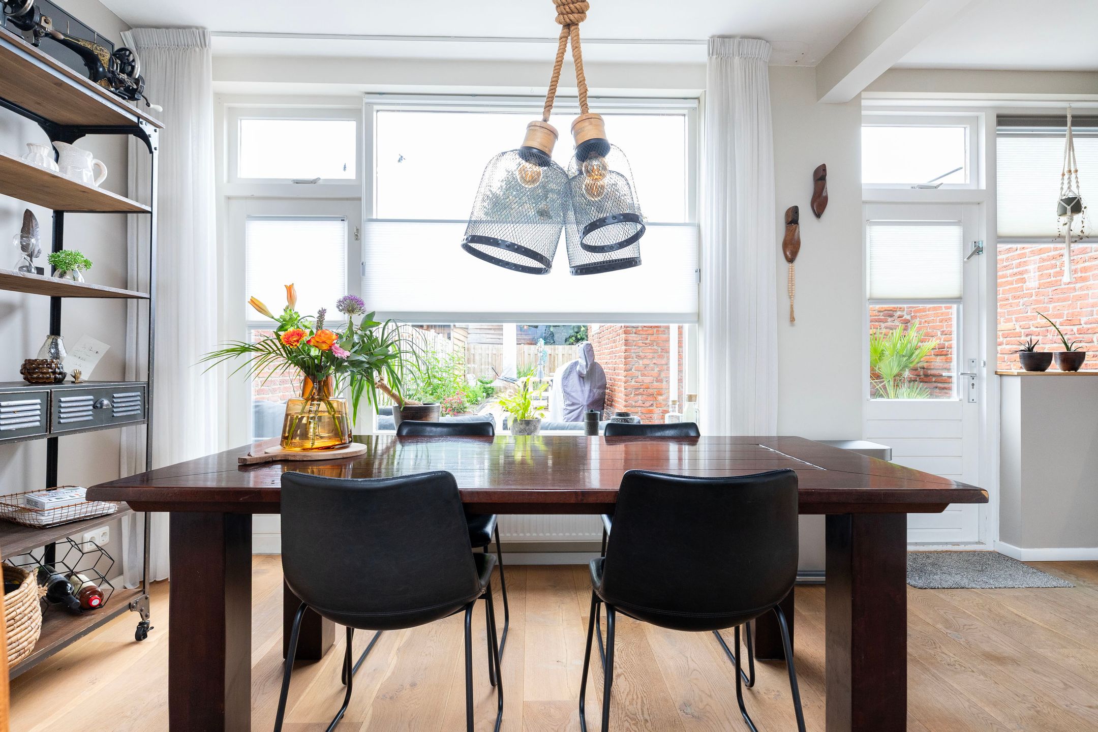 Photo 9 of J.D. van der Waalsstraat 51