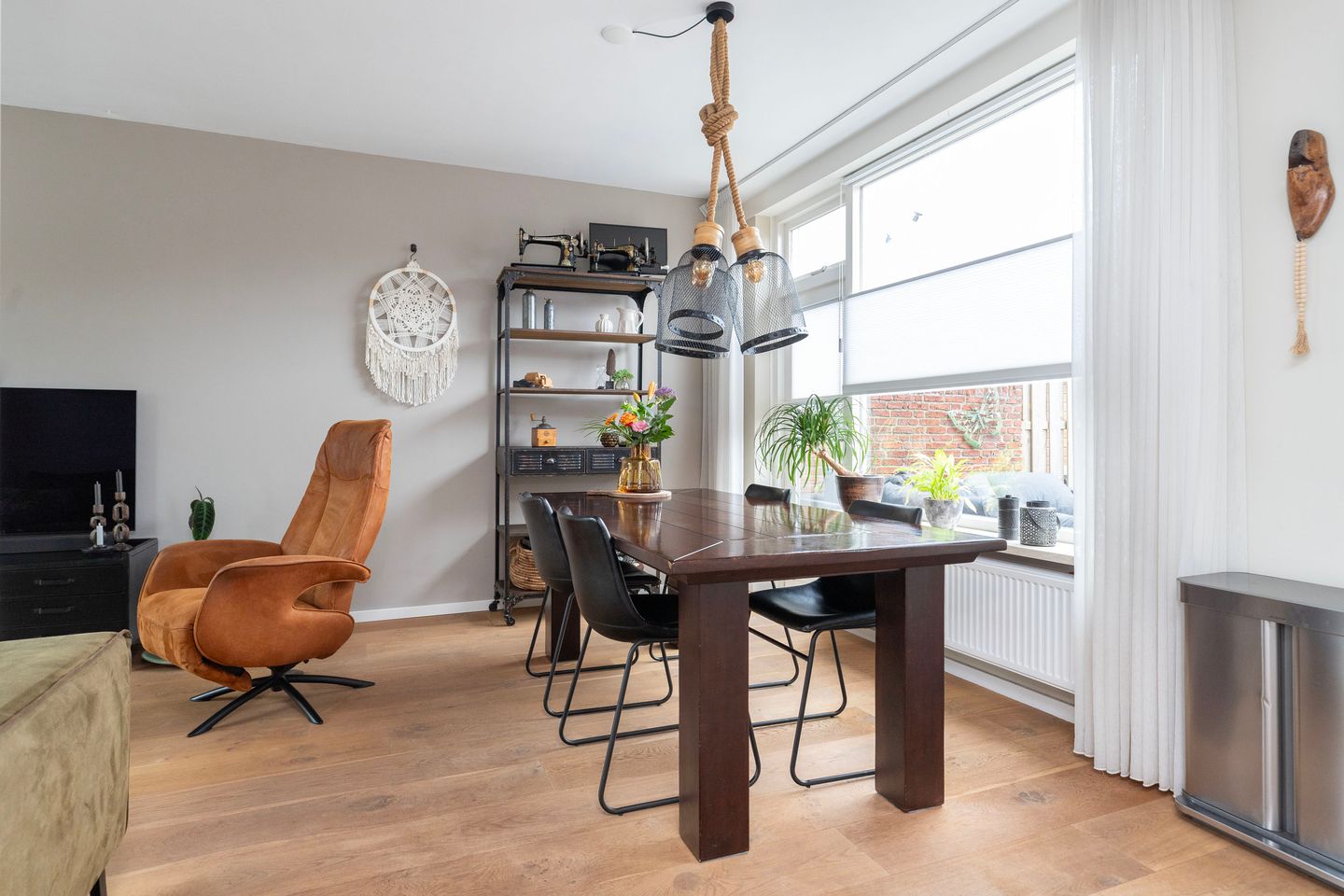 Photo 10 of J.D. van der Waalsstraat 51