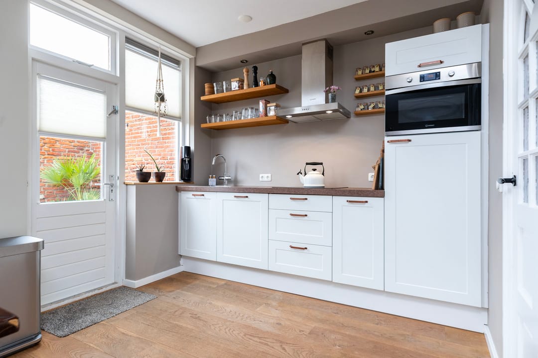 Photo 11 of J.D. van der Waalsstraat 51