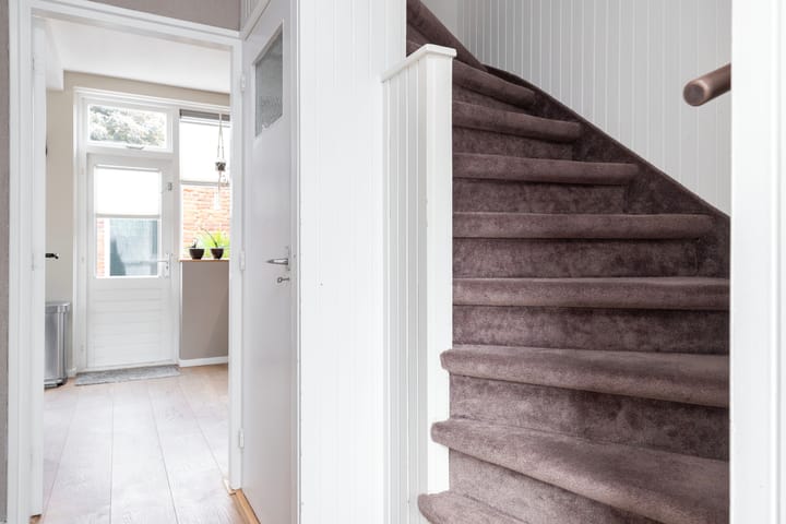 Foto 14 van J.D. van der Waalsstraat 51