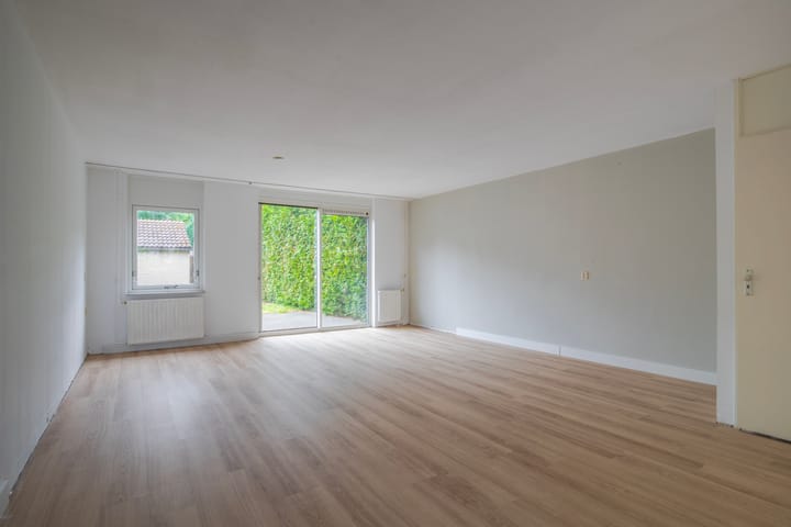 Foto 10 van Hallsteinstraat 87