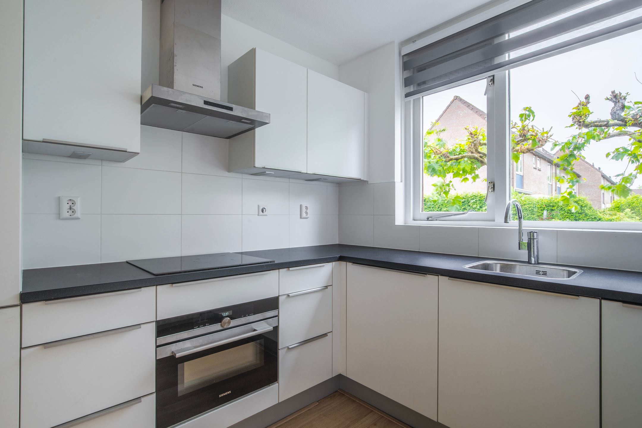 Photo 15 of Hallsteinstraat 87