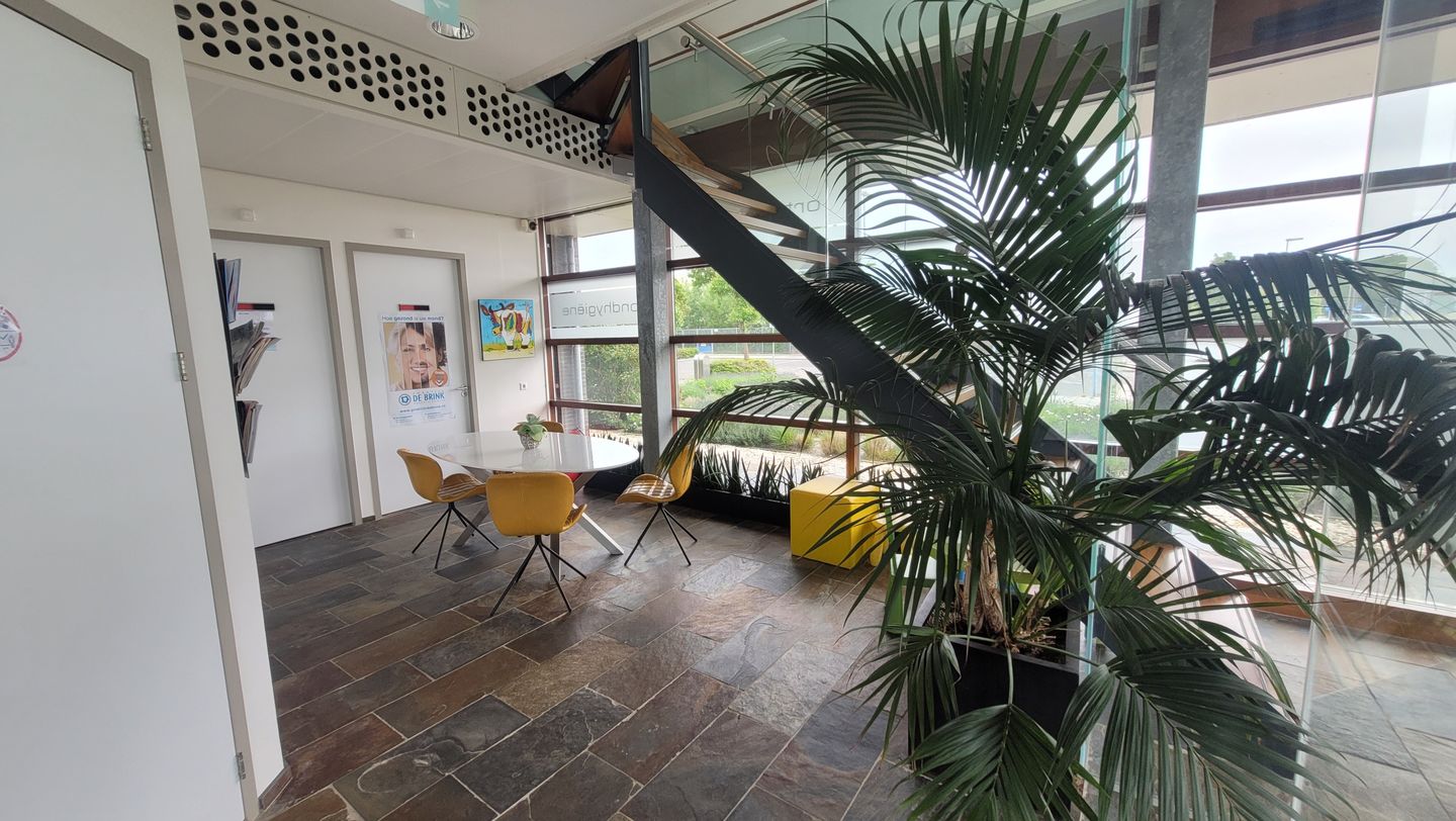 Bekijk foto 3 van meester Daarnhouwerstraat 1