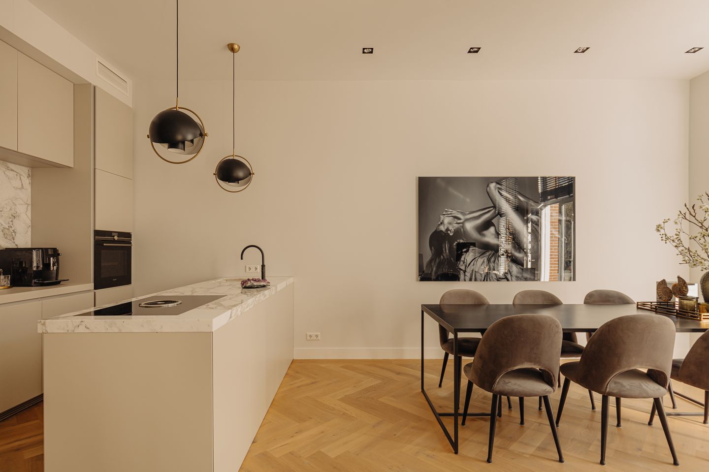 Photo 4 of Frans van Mierisstraat 62-2