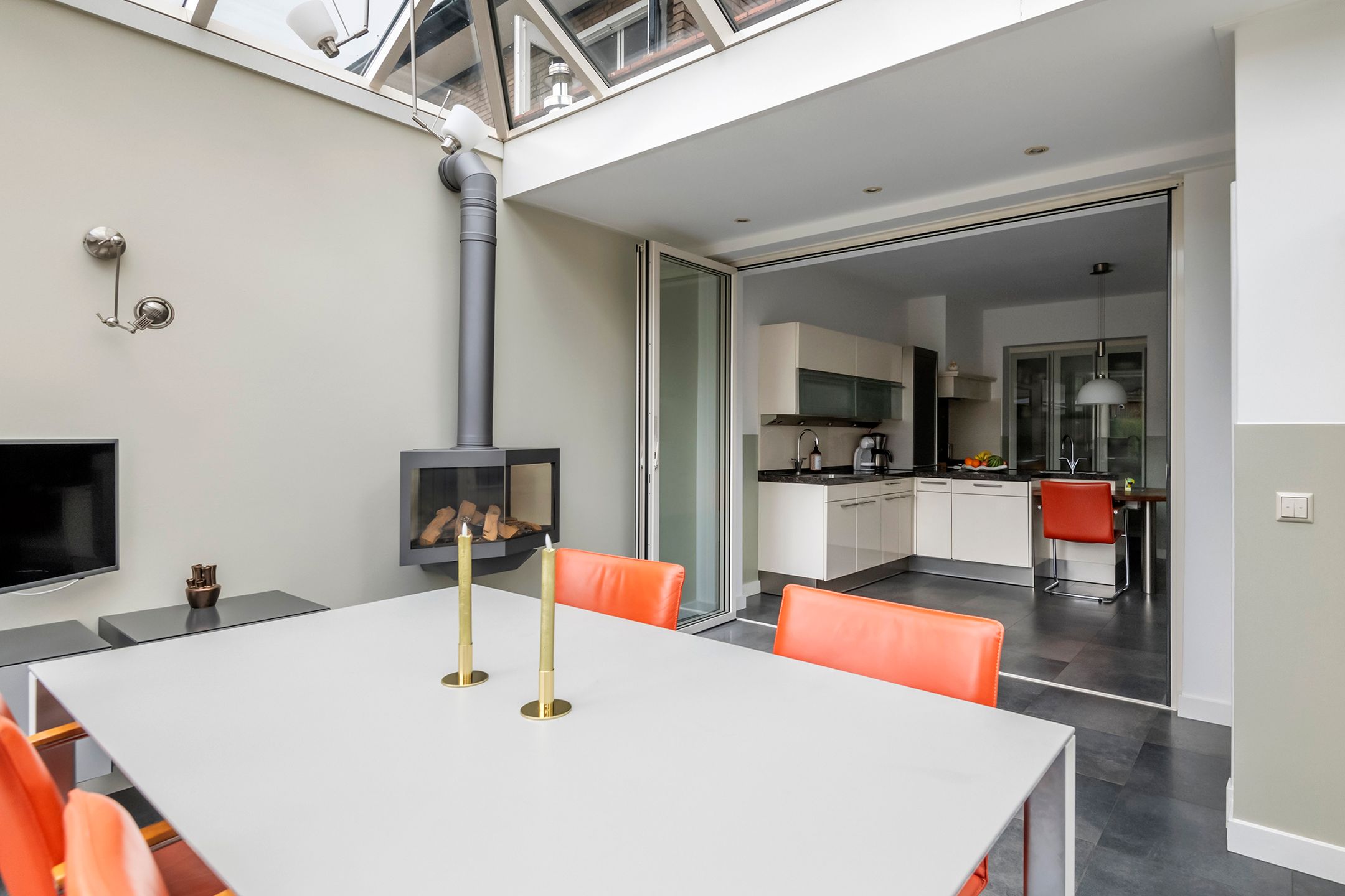 Foto 15 van Van Dam van Isseltweg 9