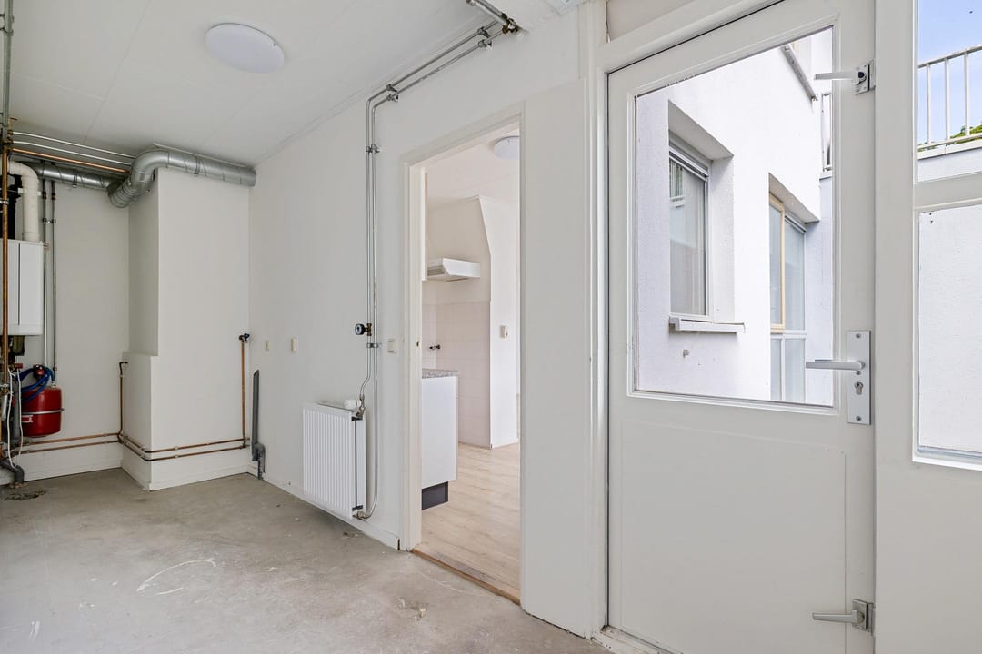 Photo 16 of Van Coevordenstraat 36