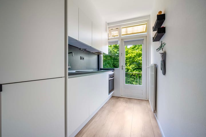 Foto 14 van Albardastraat 54