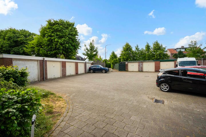 Foto 30 van Albardastraat 54