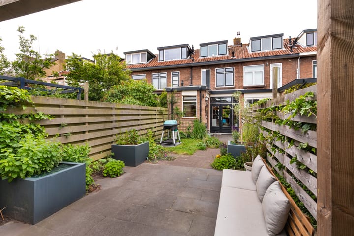 Photo 24 of Coornhertstraat 15