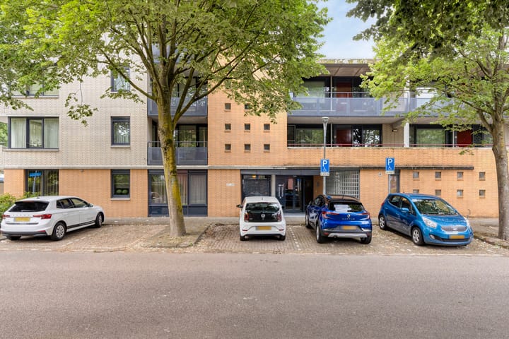 Foto 5 van Henriëtte Roland Holstlaan 53