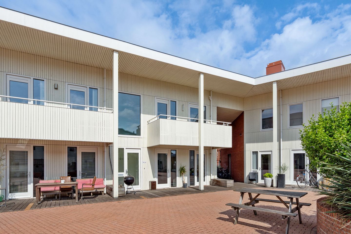 Foto 1 van Curaçaostraat 11