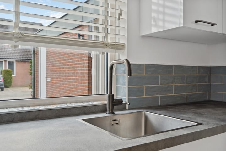 Foto 13 van Lieshoutstraat 90