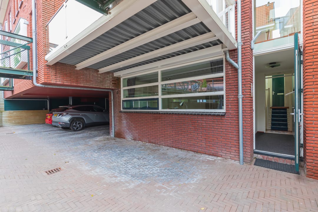 Photo 16 of Witte Herenstraat 25