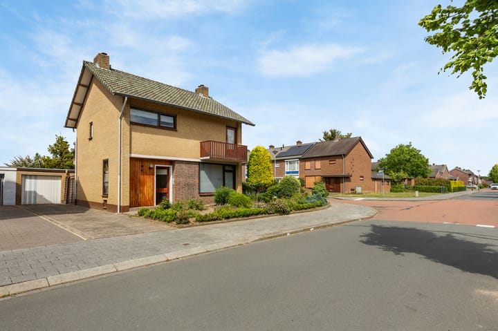 Photo 6 of Beukstraat 11