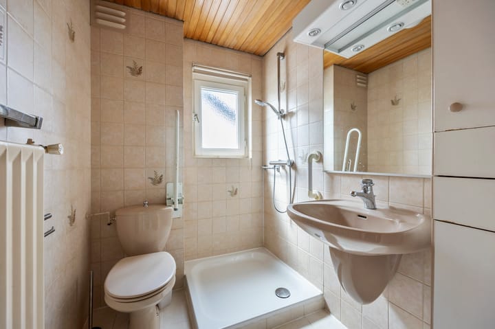 Photo 32 of Beukstraat 11