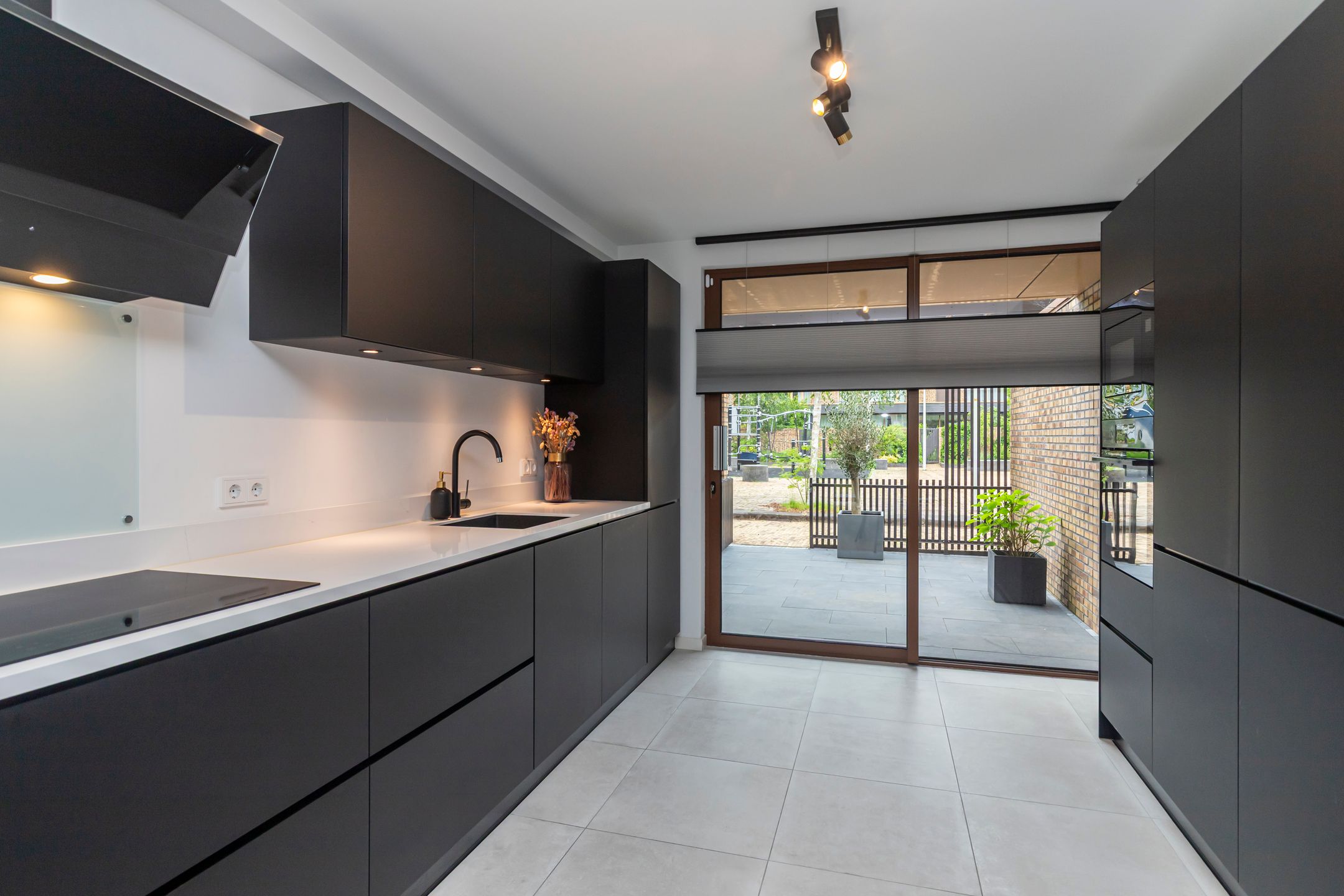 Photo 6 of Hongarenburg 166-C