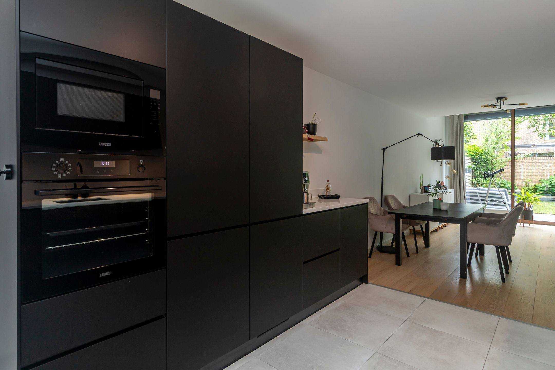 Photo 9 of Hongarenburg 166-C