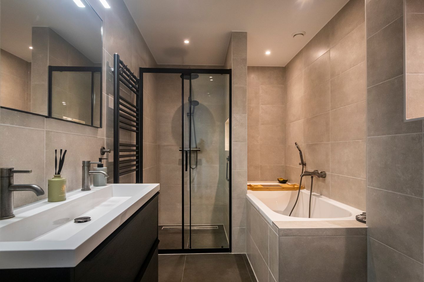 Photo 25 of Hongarenburg 166-C