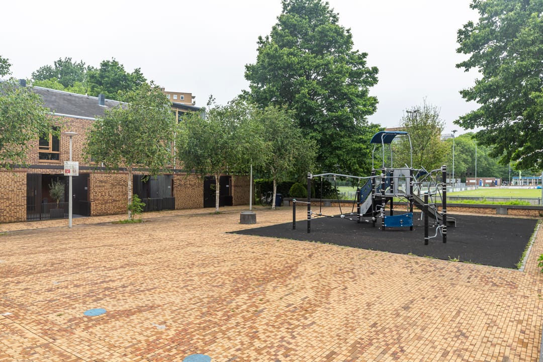 Photo 37 of Hongarenburg 166-C