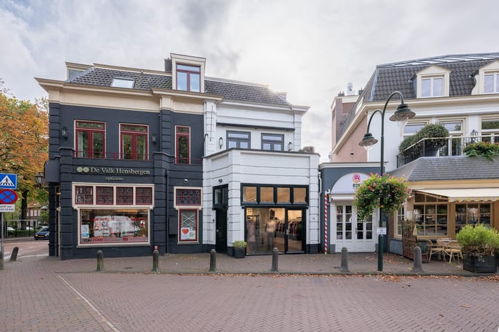 Brink 14, Laren (NH)