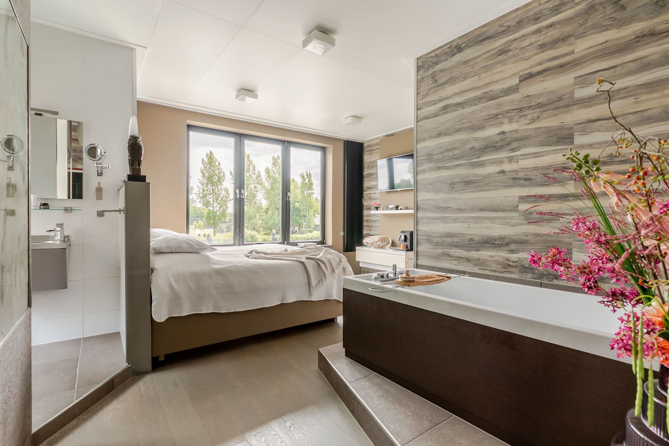 Photo 21 of Buitenrustlaan 13