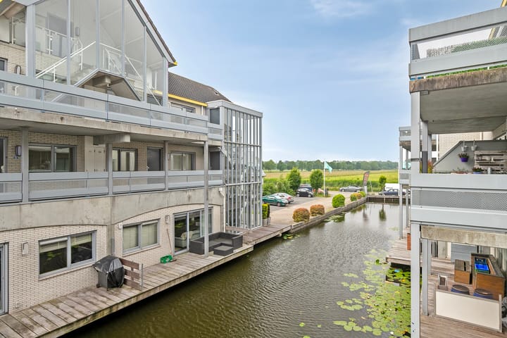 Photo 2 of Port Broclede 32