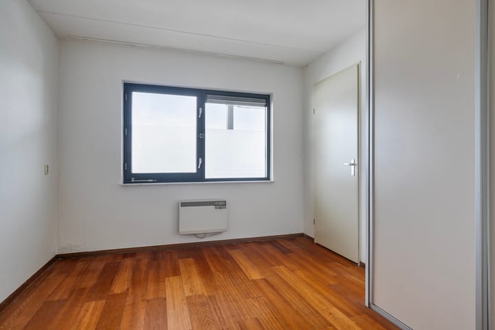 Photo 9 of Port Broclede 32