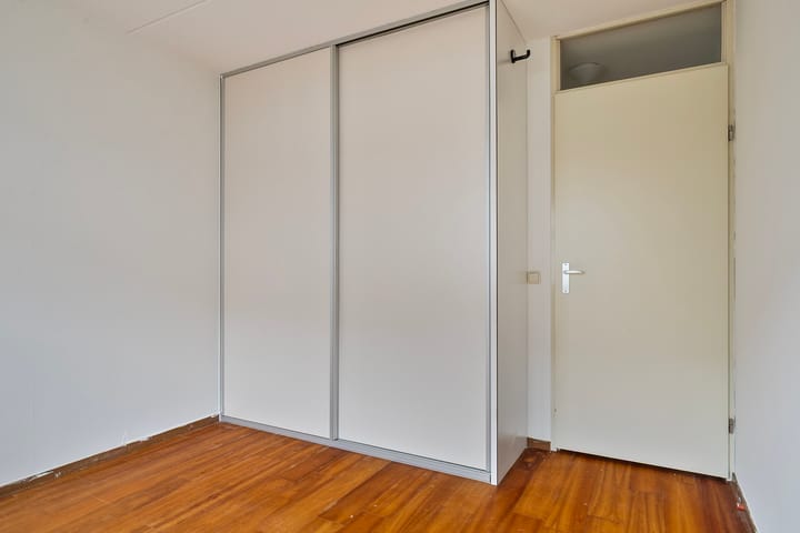 Photo 8 of Port Broclede 32