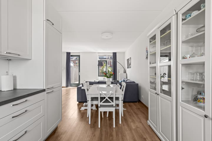 Foto 10 van Hobbemastraat 17